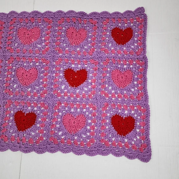 New Handmade Heart Motif Crochet Lap Blanket Pink Red & Purple Granny Square - Picture 7 of 11